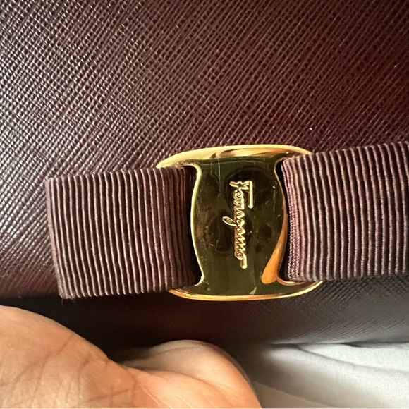 Salvatore Ferragam Vara Ginny Crossbody Bag - Picture 2 of 8